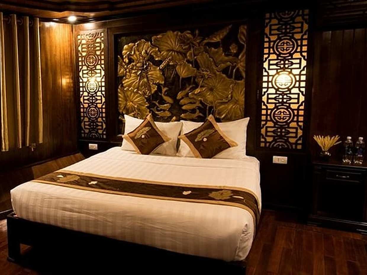 Boutique Bai Tu Long Bay Cruises 2 Days Tour Transfer from Hanoi, photo 5