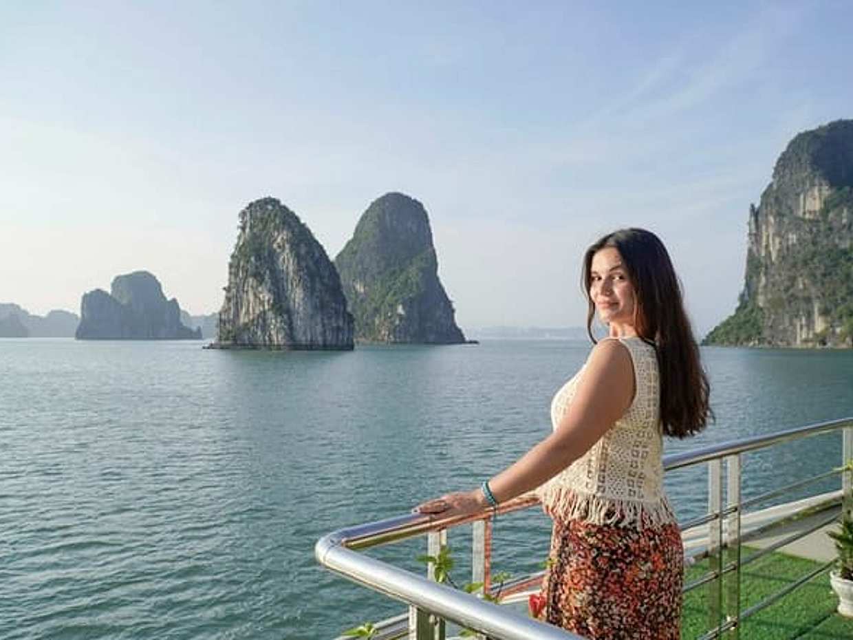 Alova Premium Cruise Halong Day Tour with Buffet Lunch and Cave, photo 5