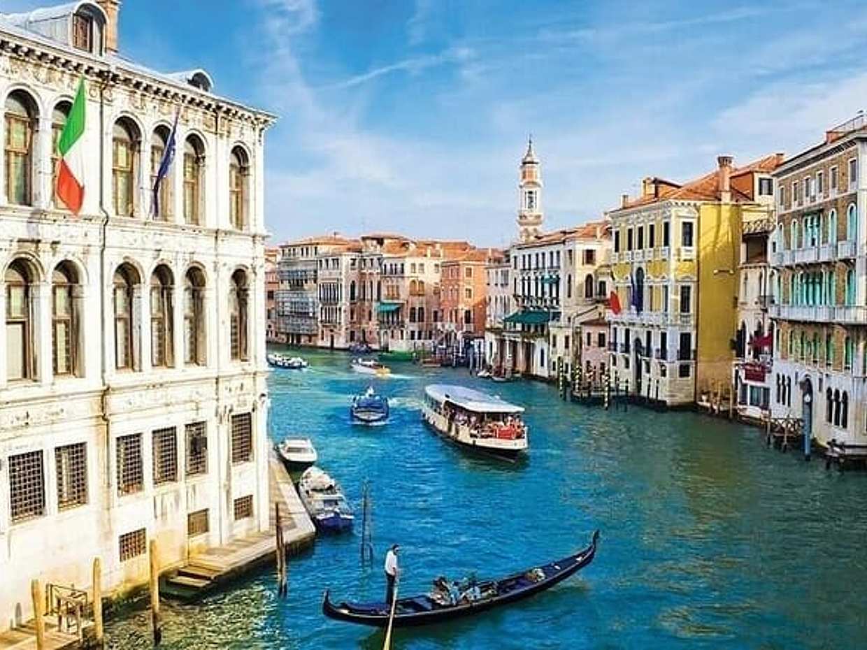 Venice Full-Day Tour from Milan with Boat Cruise Across the Canal, photo 2