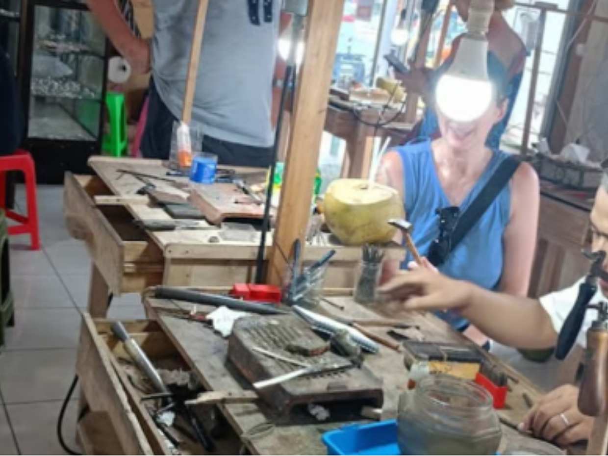 Atelier de création de bijoux en argent à Bali et visite de l'usine Artika Silver en Indonésie
, photo 5