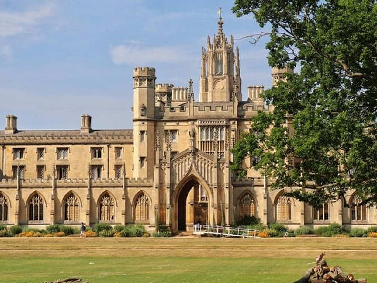 Cambridge Scavenger Hunt & Highlights Self-Guided Walking Tour, photo 4