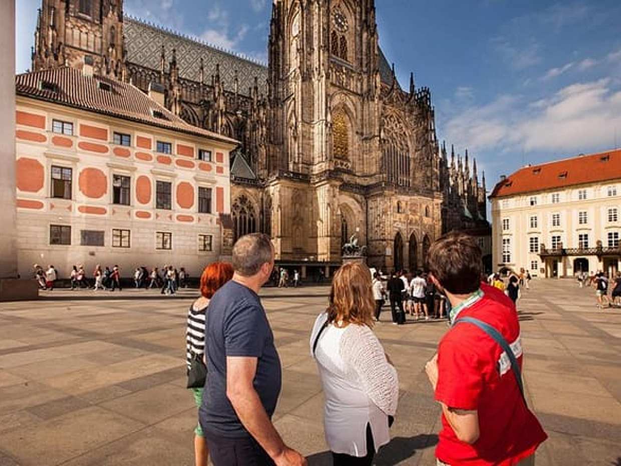 Prague Full-Day Private City Tour with Cruise and Lunch, photo 2
