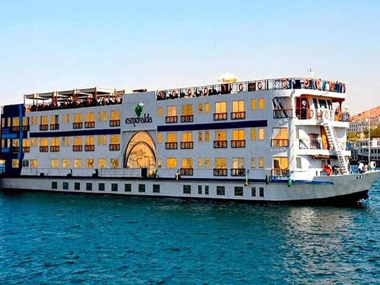 Private 10 Days Tour Pyramids Nile Cruise and Hurghada from Cairo