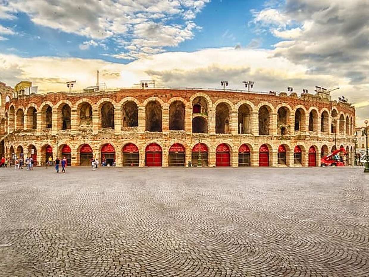 Milan to Verona Private Transfer with English-Speaking Driver, photo 2