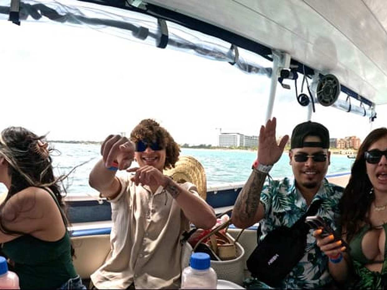 Isla Mujeres Snorkel, Lunch & Pick Up from Cancun to Puerto Morelos