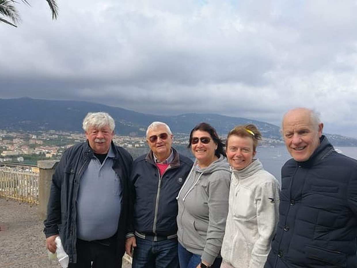 Group tour from Naples to Sorrento /Positano/Amalfi .
