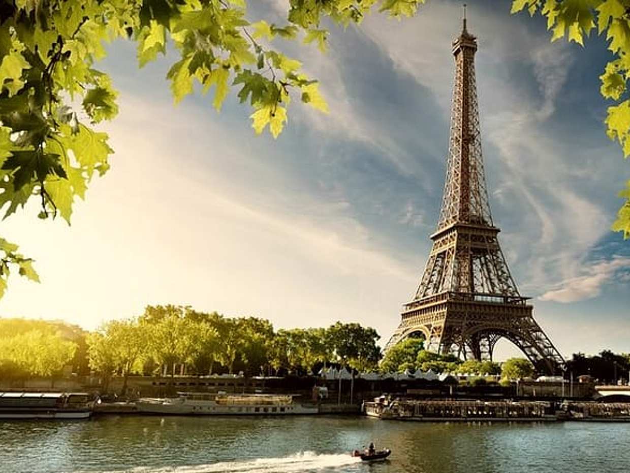 Photographer, Professional Photo Shoot - Eiffel Tower in France, Paris, photo 3