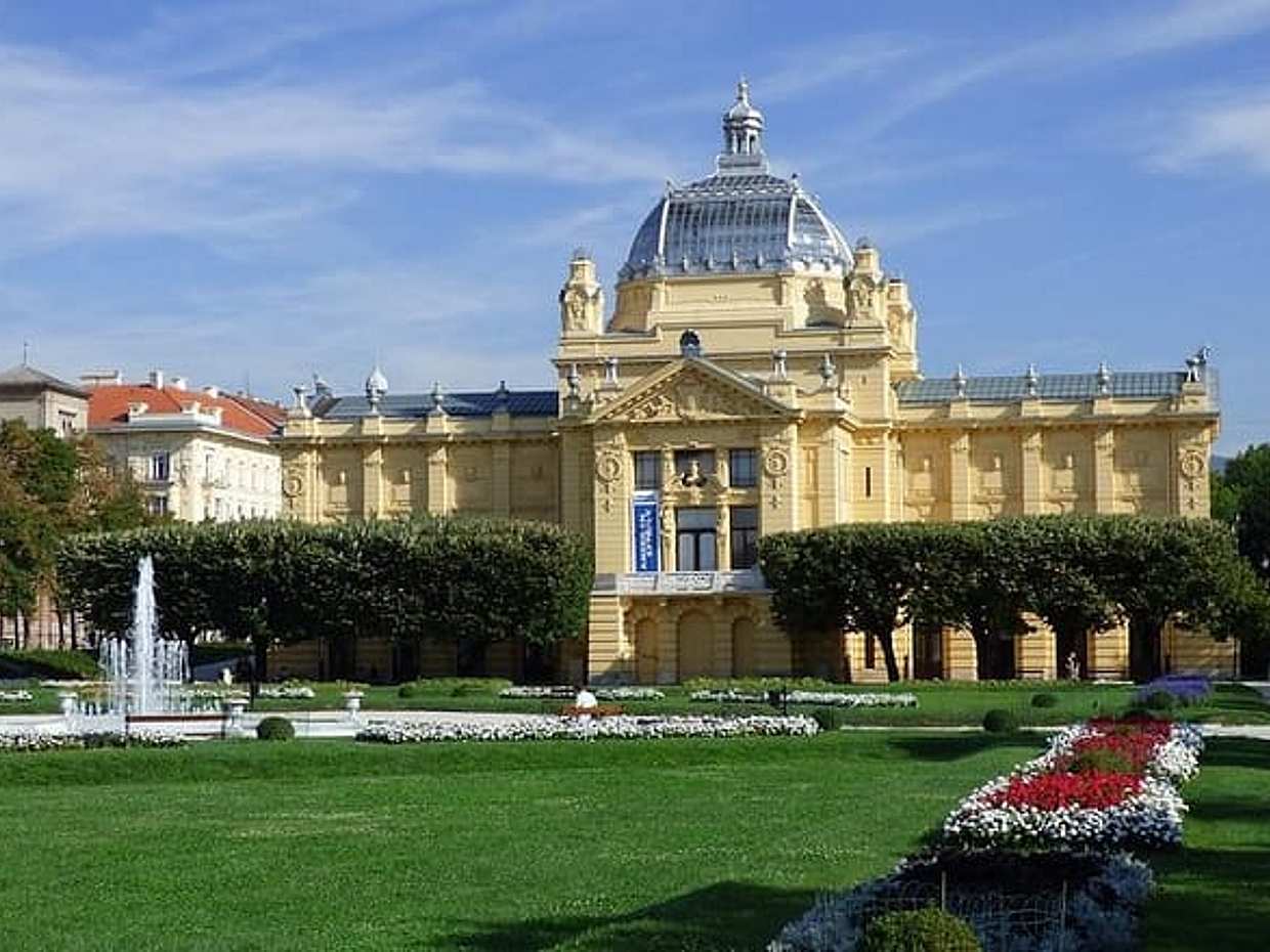 Private Transfer from Ljubljana to Zagreb with 2h of Sightseeing