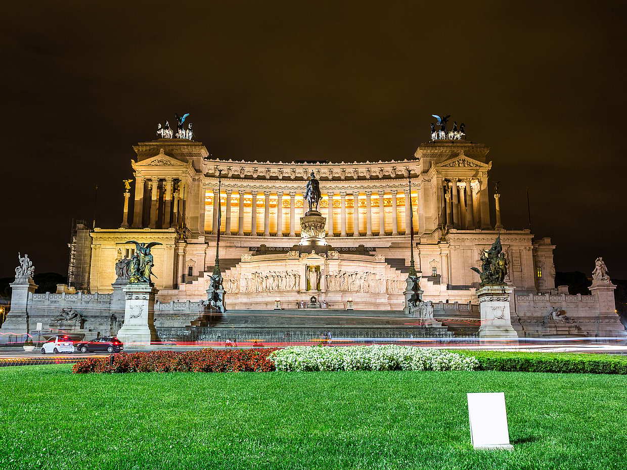 La Dolce Vita Private Evening Tour in Italy, Rome by Night, photo 2