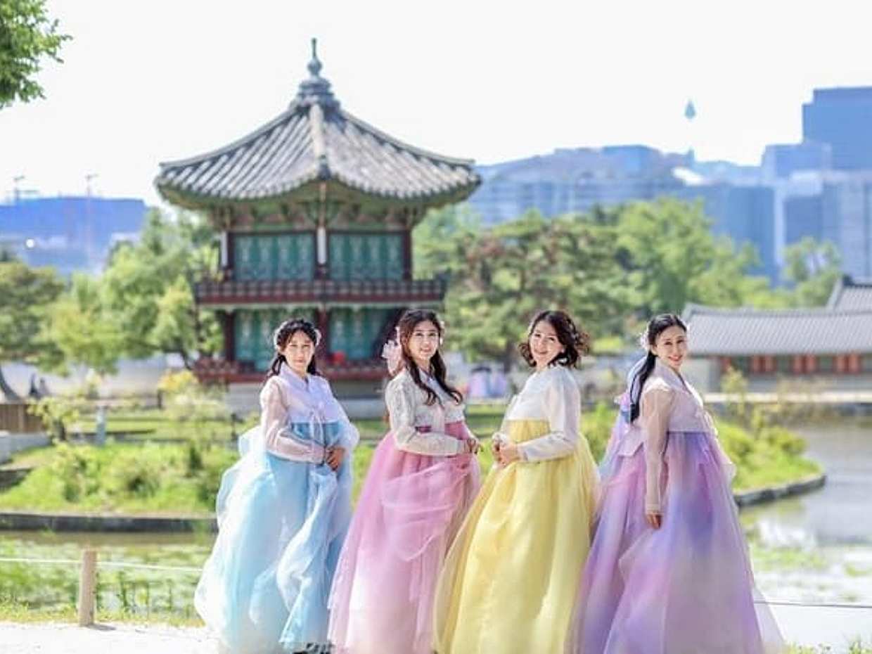Seoul Private Hanbok Photo Tour Perfect for Families and Groups in South Korea, photo 5