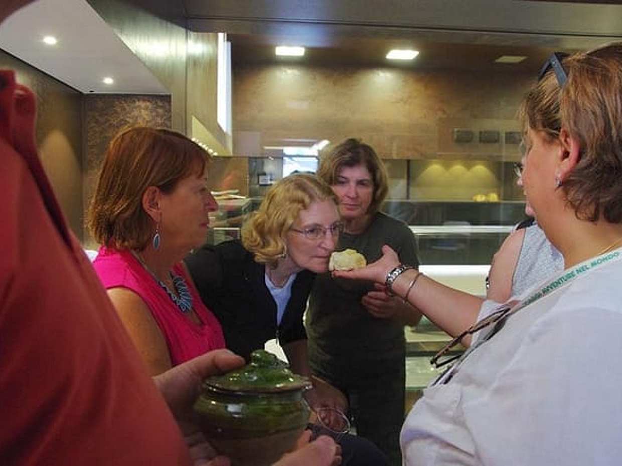 Bread-making workshop in Matera with tasting & wine, photo 4