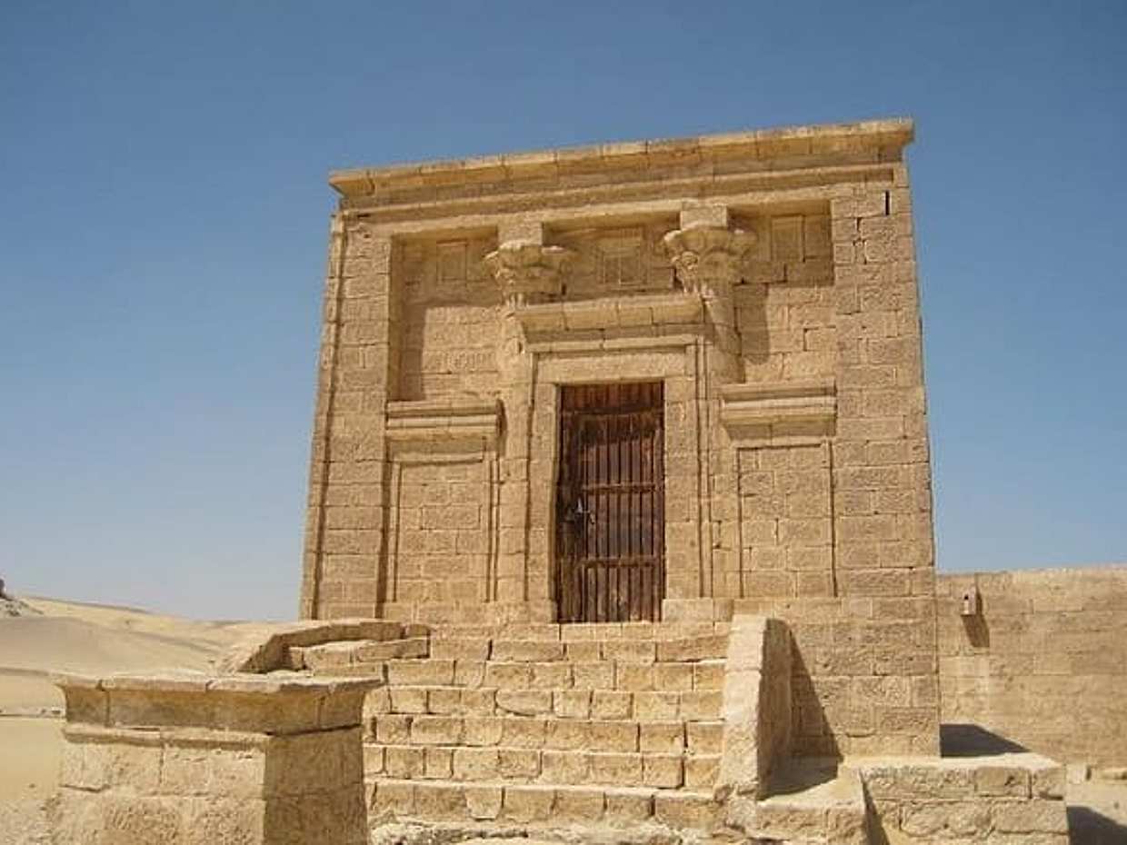 Tell el-Amarna unusual Private day tour