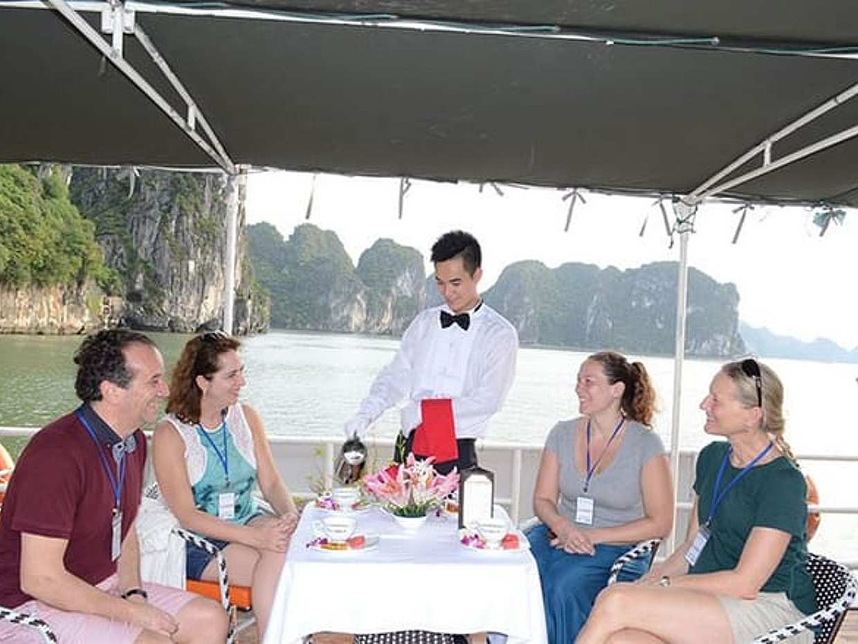 Luxury One Day Tour to Halong Bay From Hanoi On Limousine & NEWEST Highway, Vietnam, photo 4