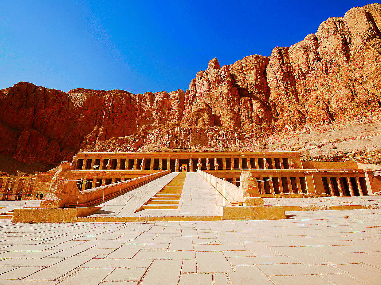 Full-day Private Tour around the West Bank of Luxor in Egypt