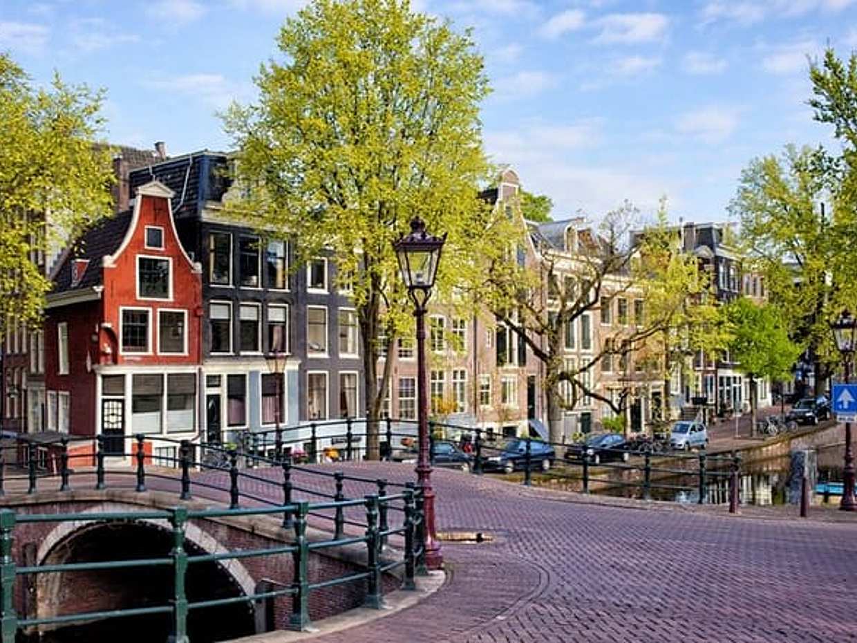 Amsterdam'ın Büyülü Kanalları: Hollanda'da Kendi Kendine Rehberli Bulmaca Macerası, photo 3