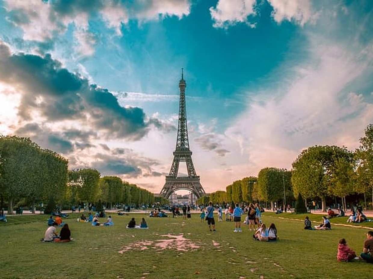 Private tour of Eiffel & la Vallee village with CDG Transfers, photo 4