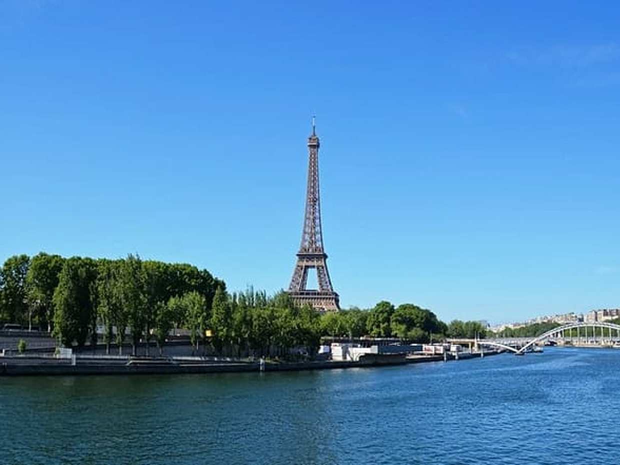 Eiffel Tower Summit with Hotel Pickup & Belleville walking tour, photo 2