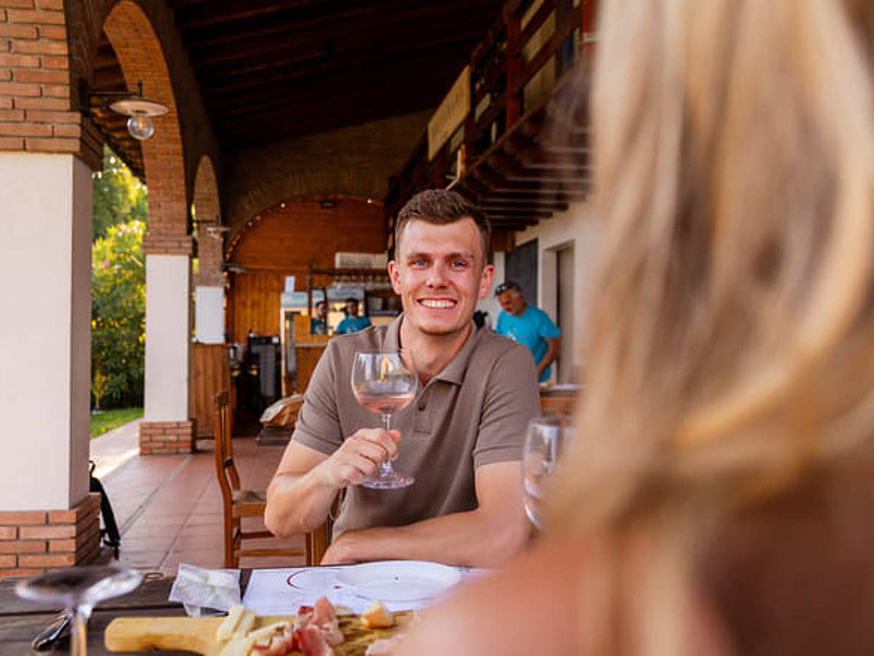 Tasting of 4 Valtenesi wines with local food in Salò
