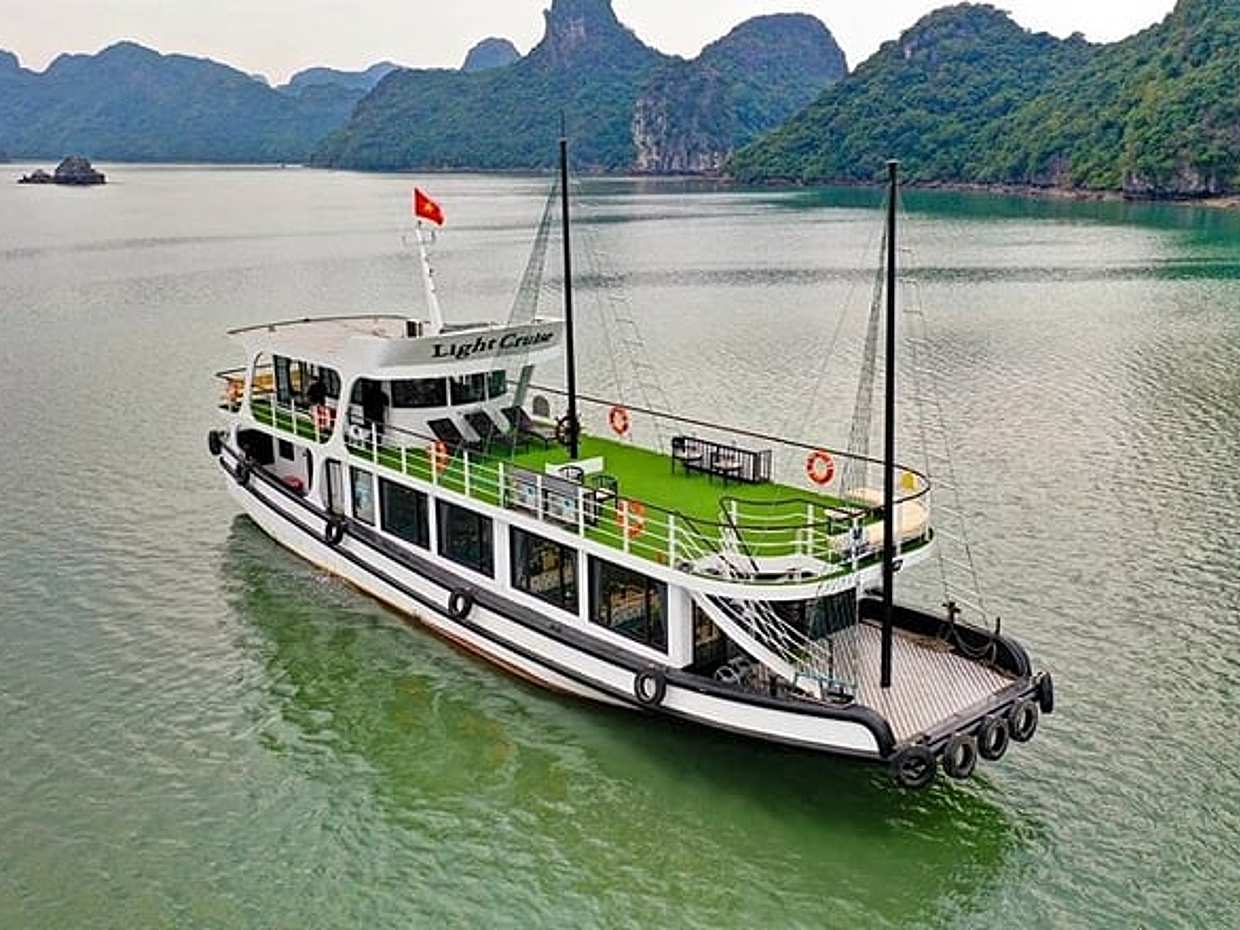 Light Cruise - Halong Deluxe Day Cruise with Small Group on Boat
