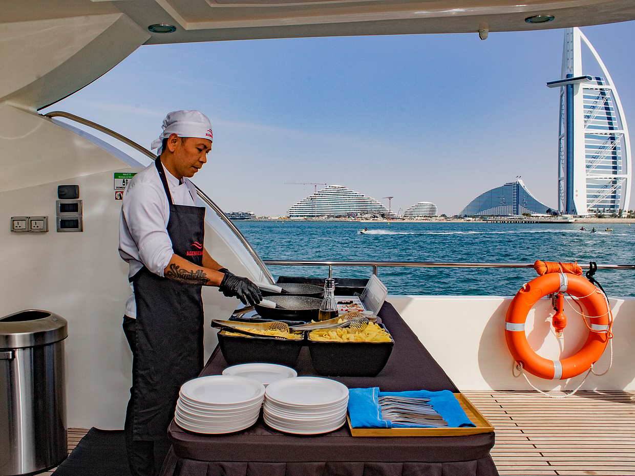 Dubai Harbour Superyacht Experience com Live Station nos Emirados Árabes Unidos
, photo 4