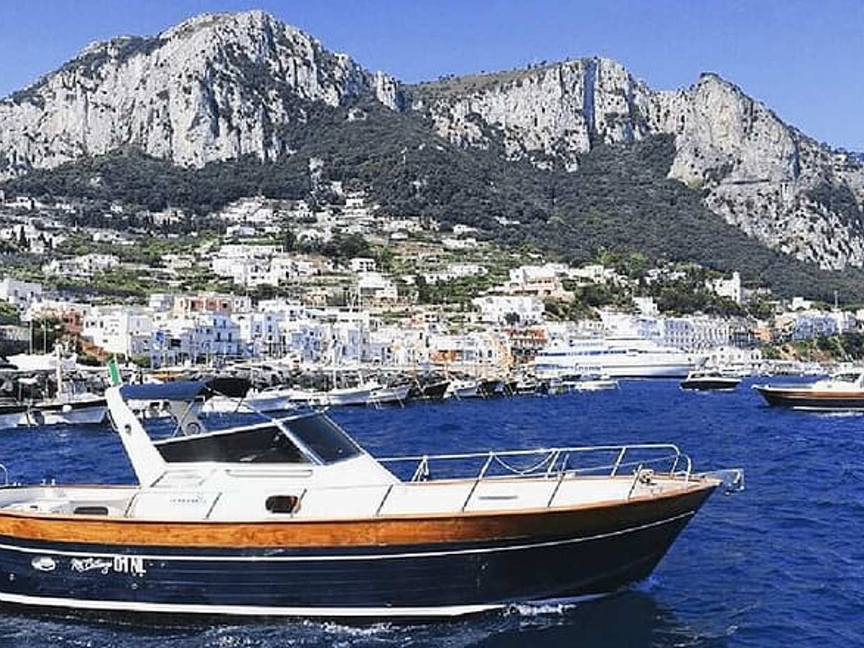 3 Stunden komfortable Capri Privattour mit dem Boot in Italien, Marina Grande, photo 2