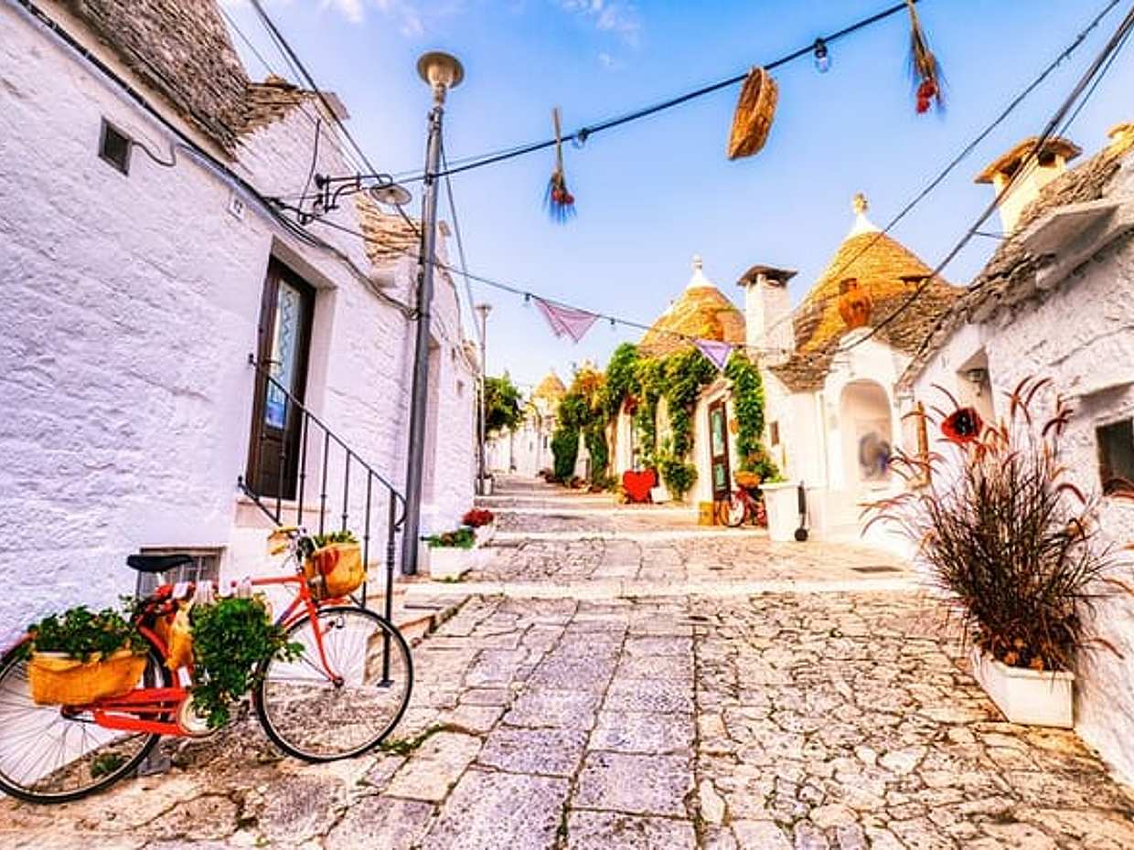 "Tour privado de Amalfi a Alberobello, parada de 2 horas en Potenza en Italia.", photo 3