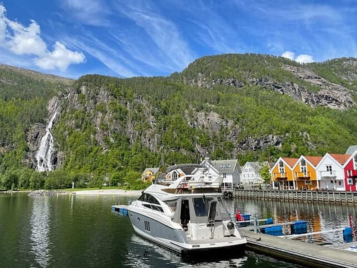 Private yacht Fjord and waterfalls cruise to Modal / Mostraumen, photo 2