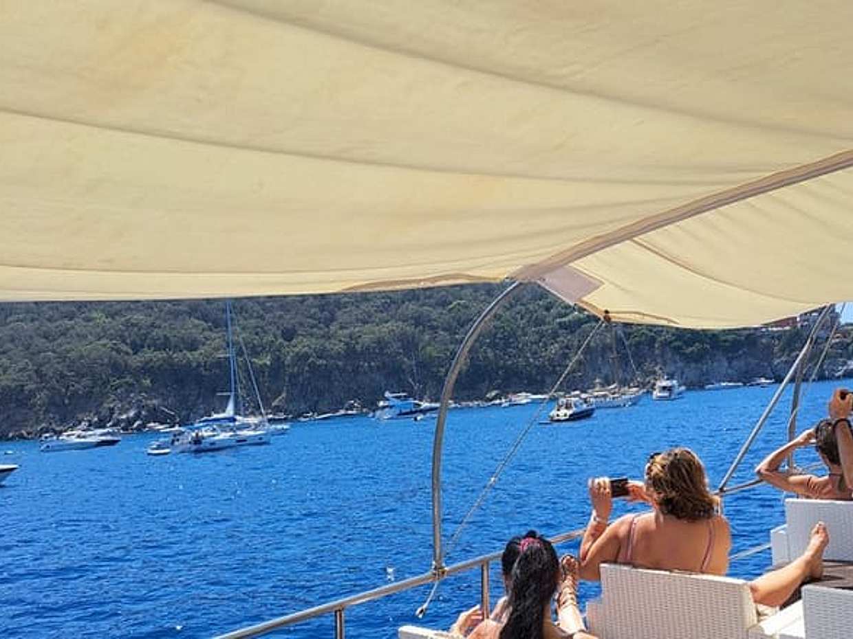Boat excursion with lunch on board to discover Ischia, photo 3
