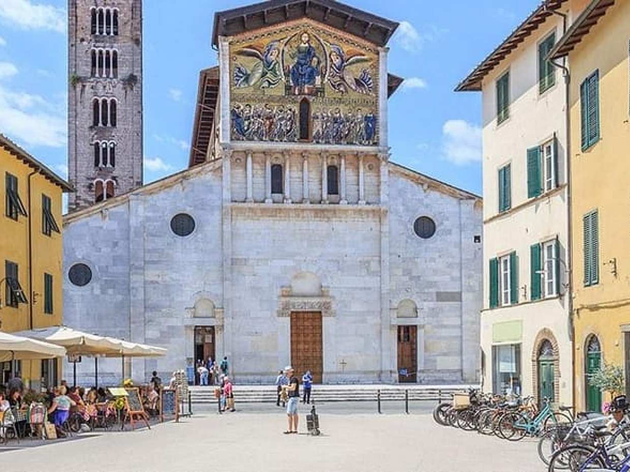 PRIVATE TOUR: Pisa & Lucca with Lunch and wine tastings in the Farm