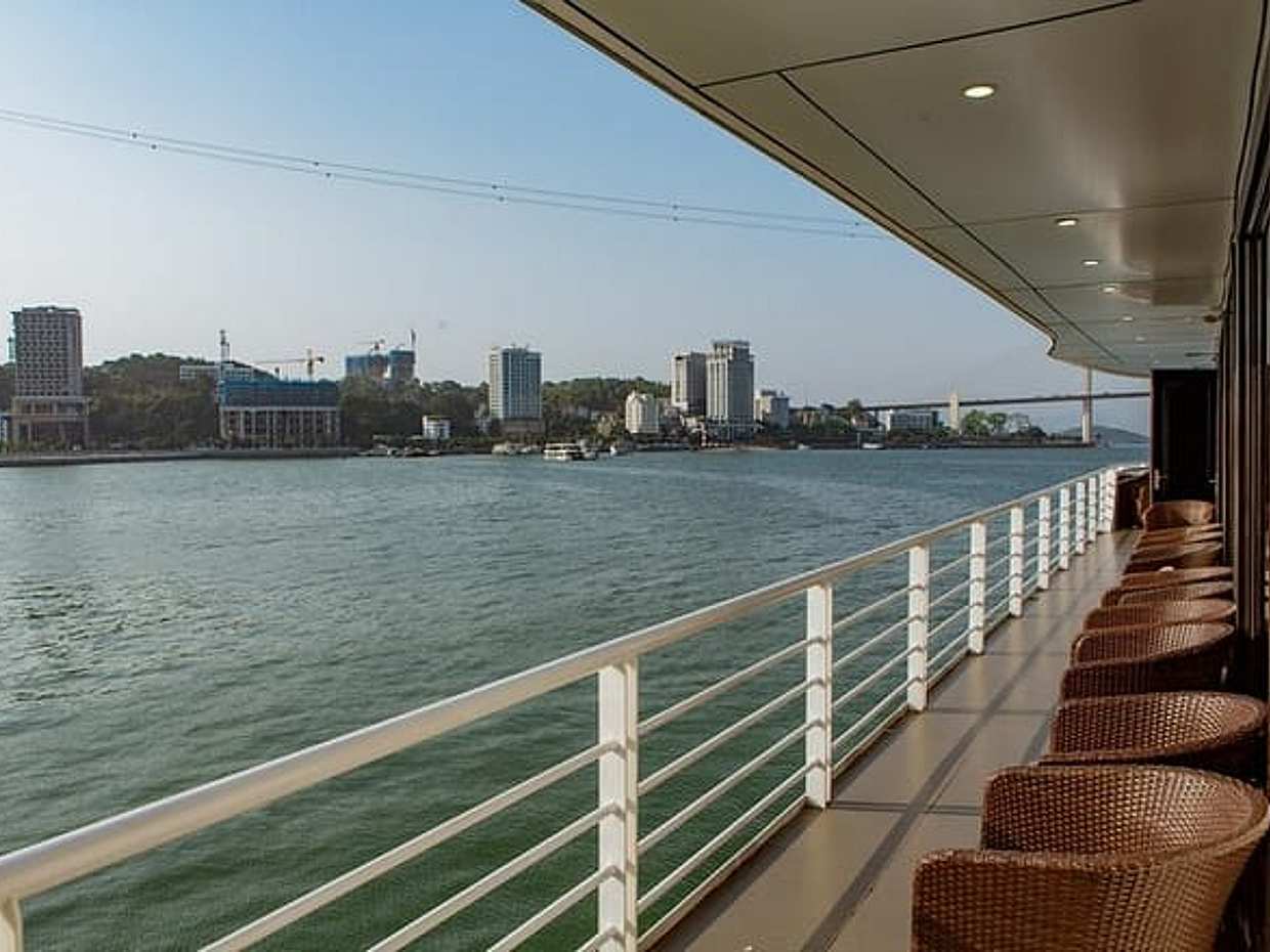 Top VIP Ha Long Bay Day Tour Experience from Ha Long Port, photo 3