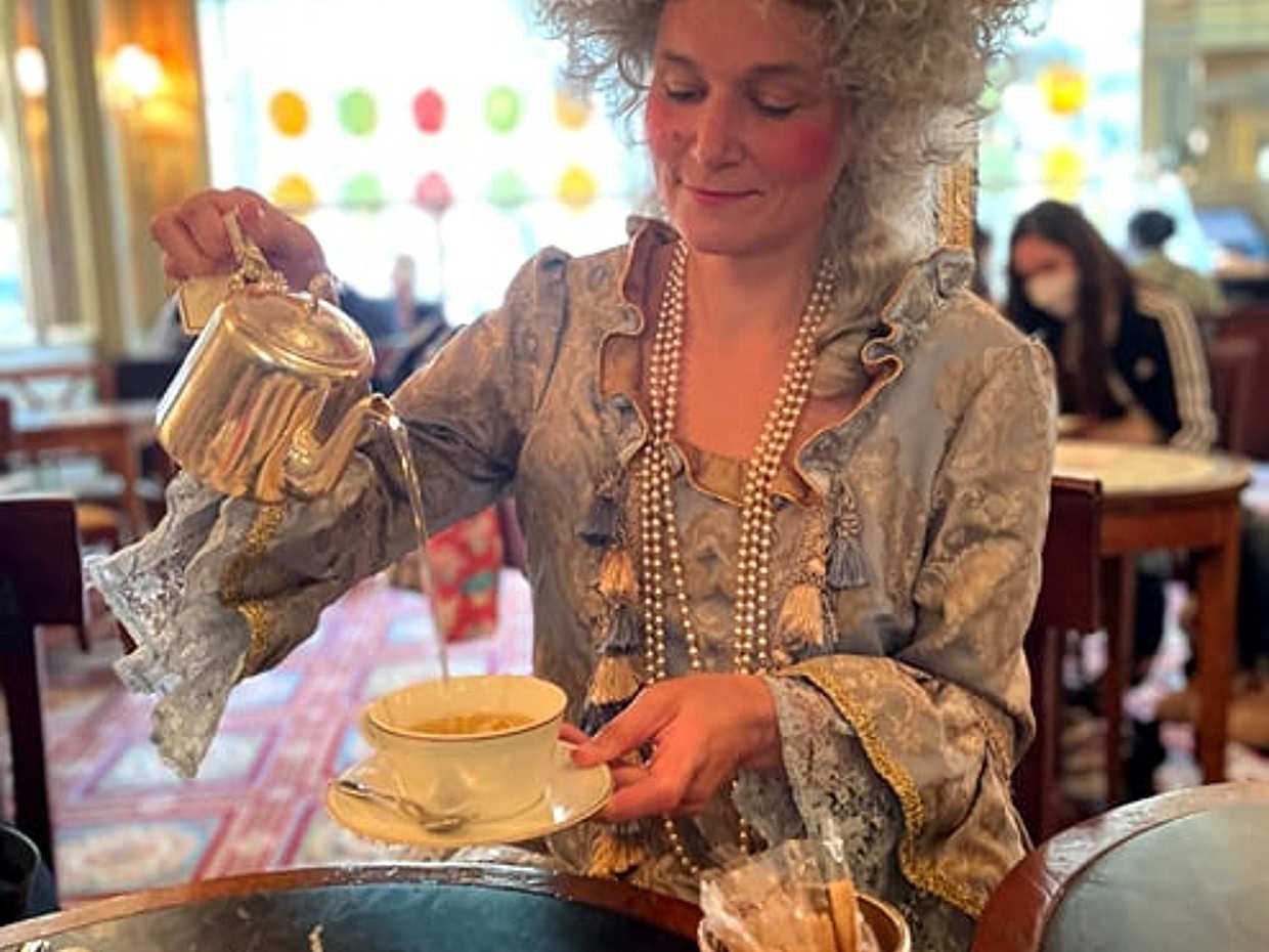 Tea & Champagne with Queen Marie-Antoinette, photo 5
