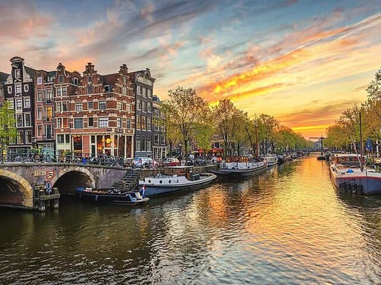 4 hours private Amsterdam tour with hotel pickup & drop, photo 2