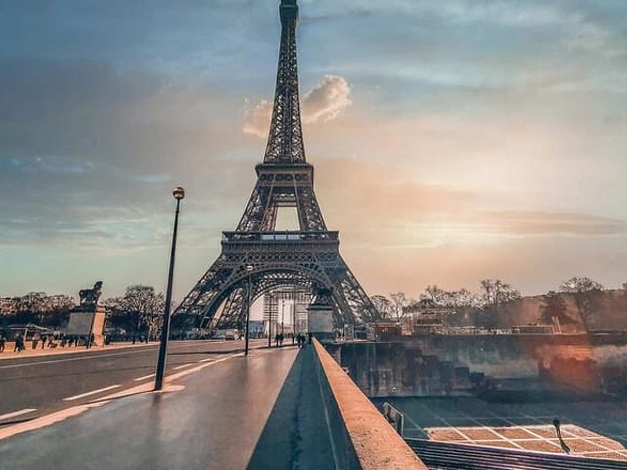 Paris with Photoshoot and Eiffel Summit with Hotel Pickup, photo 3