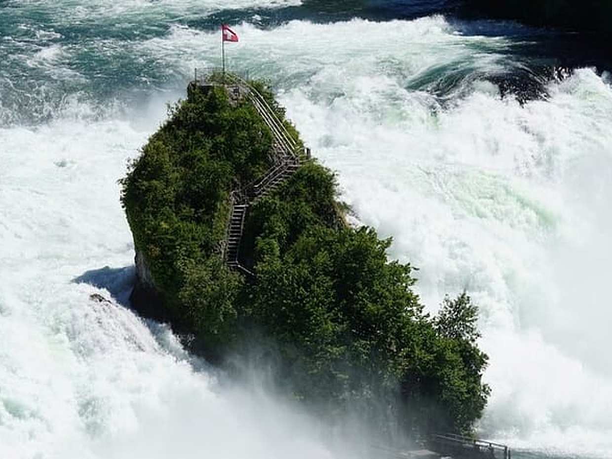 Private day trip from Basel to the Rhine Falls with local driver, photo 5