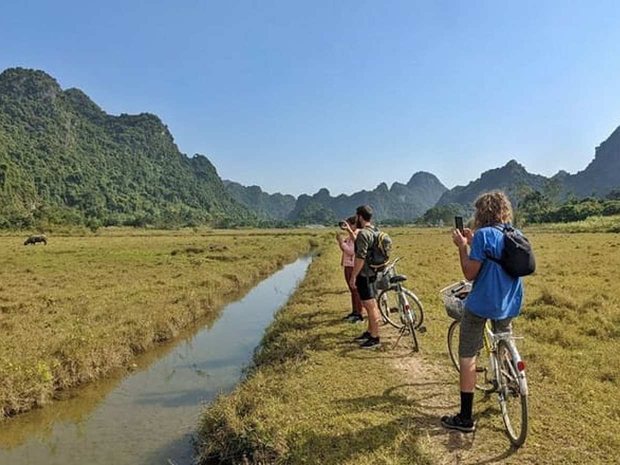 Premium Ha Long and Lan Ha Bay 2D1N Cruise Adventure from Hanoi, photo 2