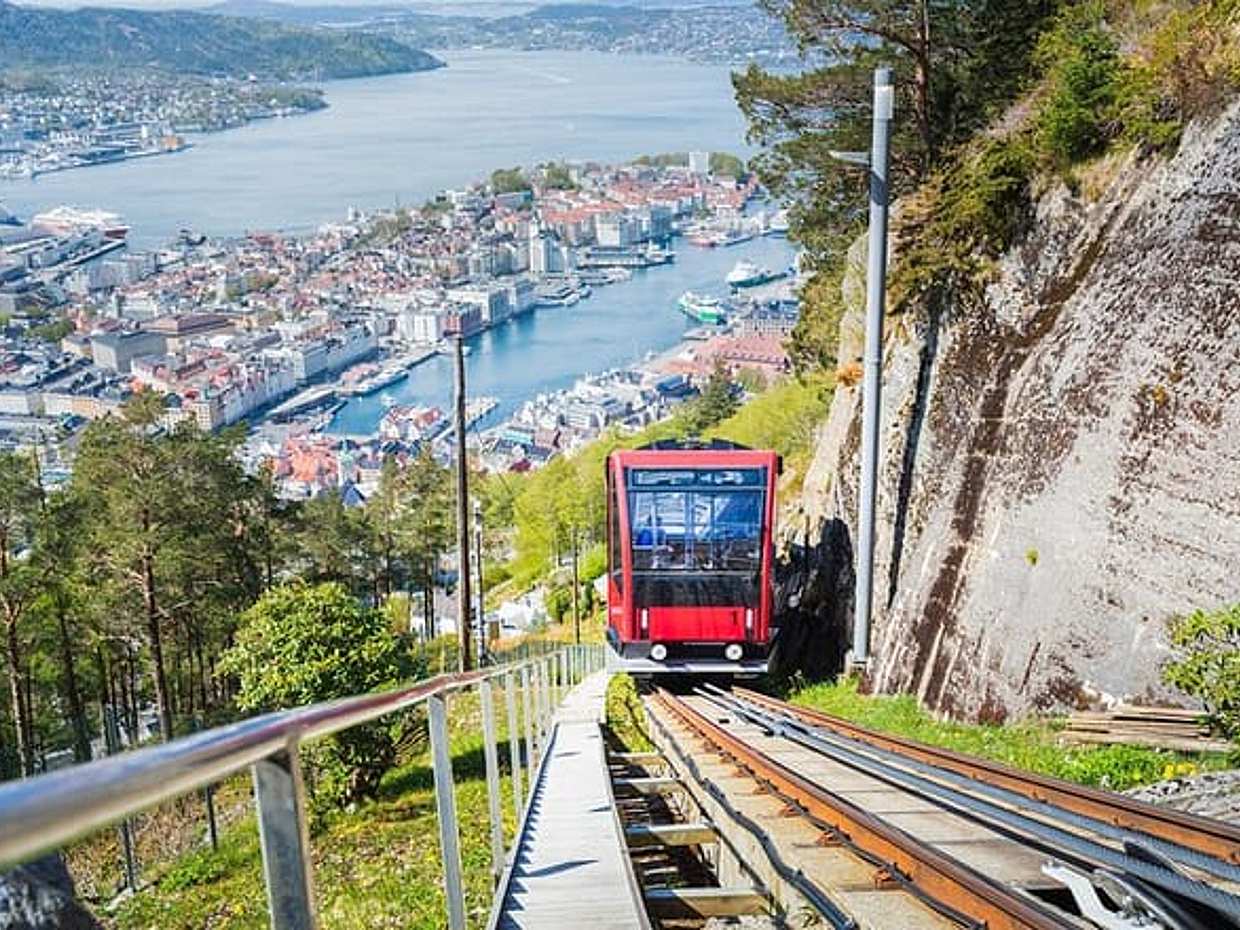 Zero Emission Bergen City Tour By Car in Norway, photo 4