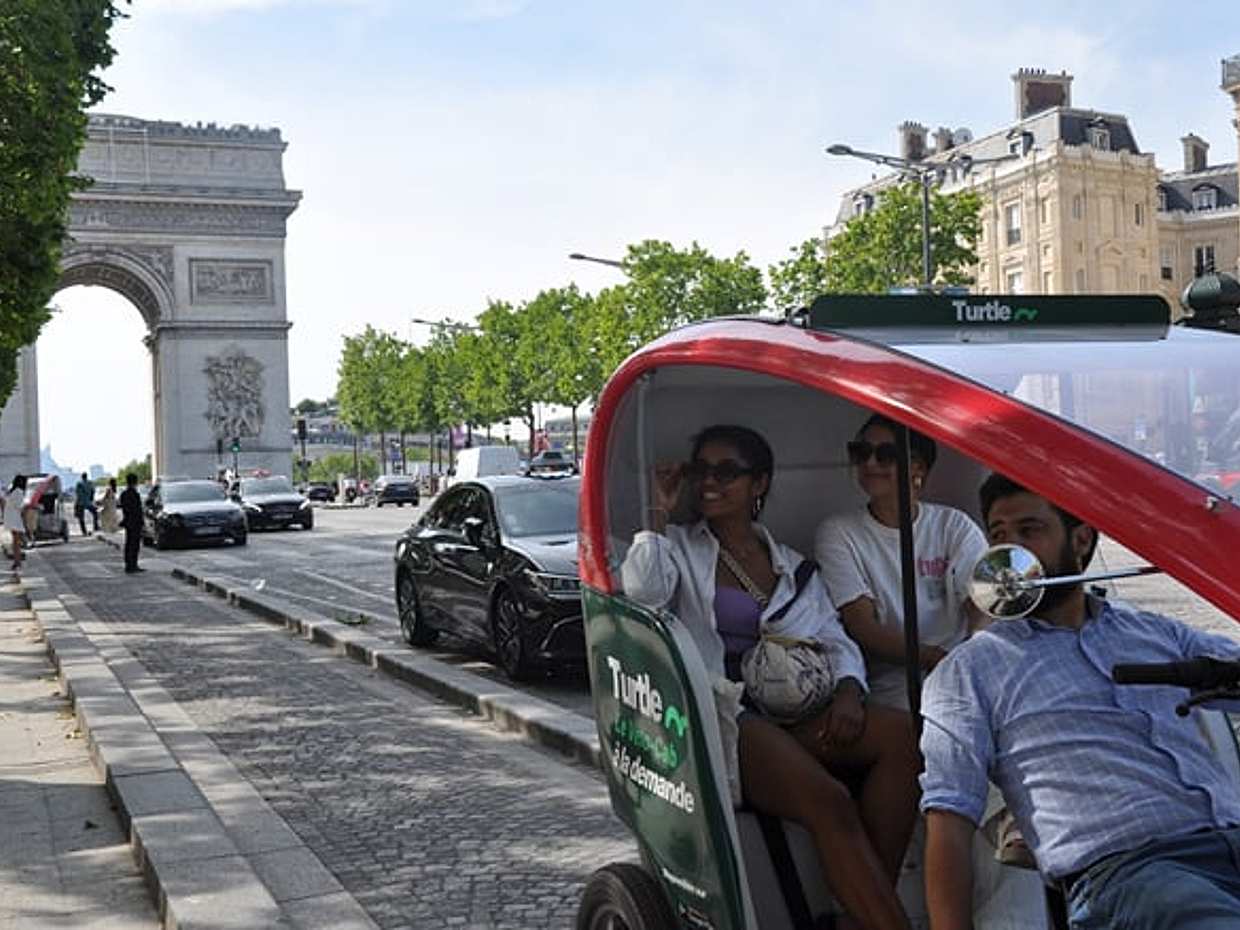 Paris : Valentine's day romantic tour in rickshaw bike, photo 2