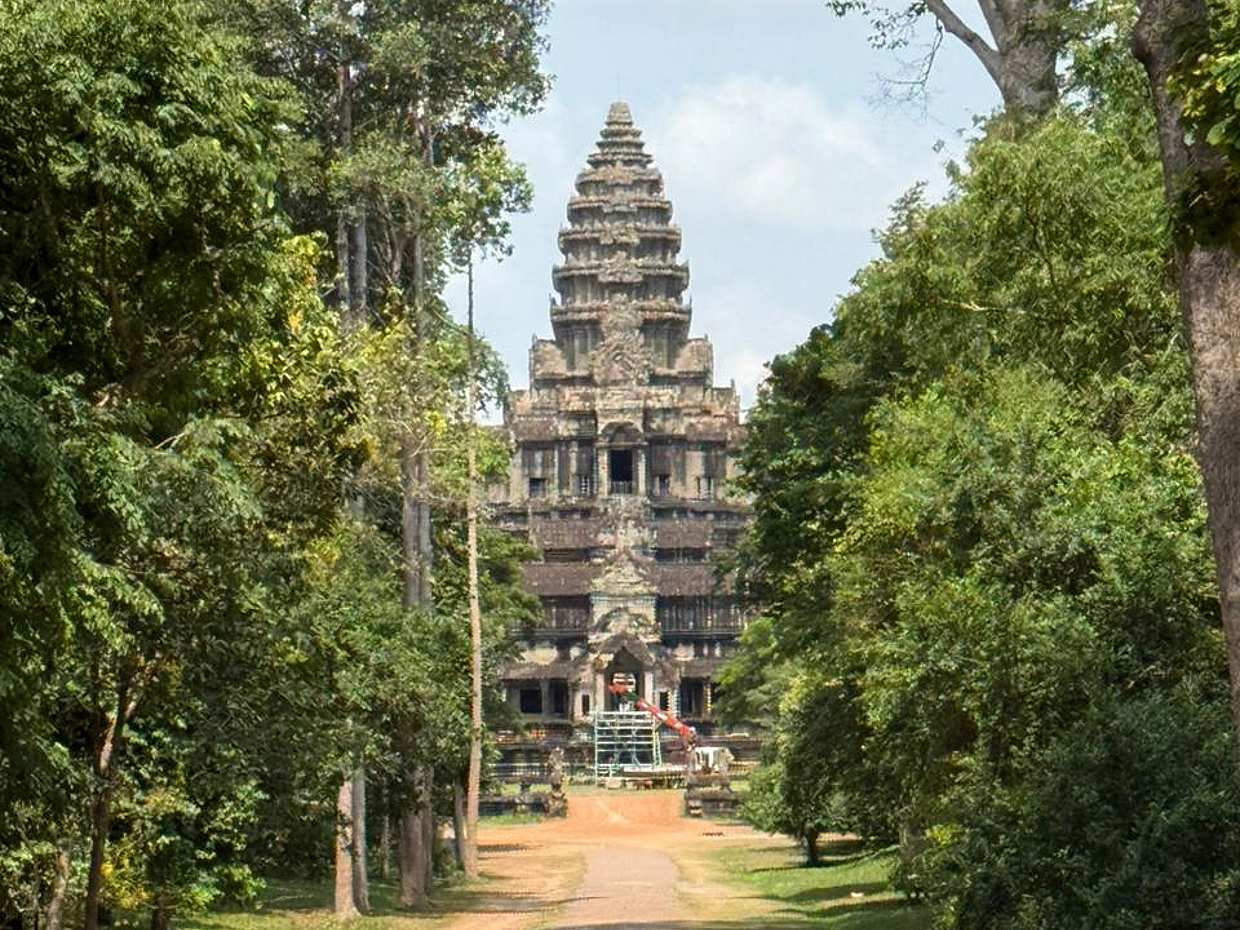 Private Bicycle Trip in the Ruined Temples in Cambodia, Krong Siem Reap