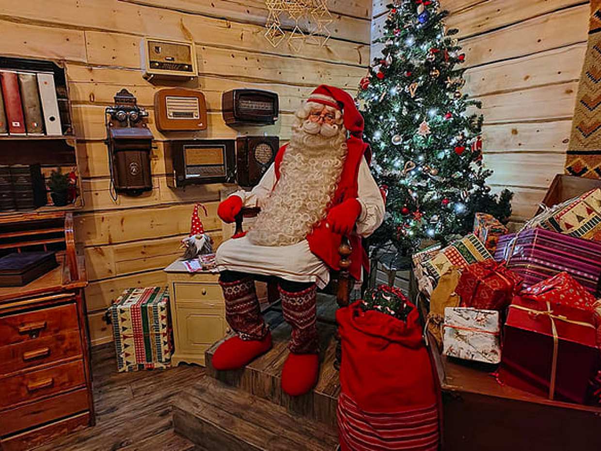 Meet Santa Claus at Elves Village, Levi — private family visit