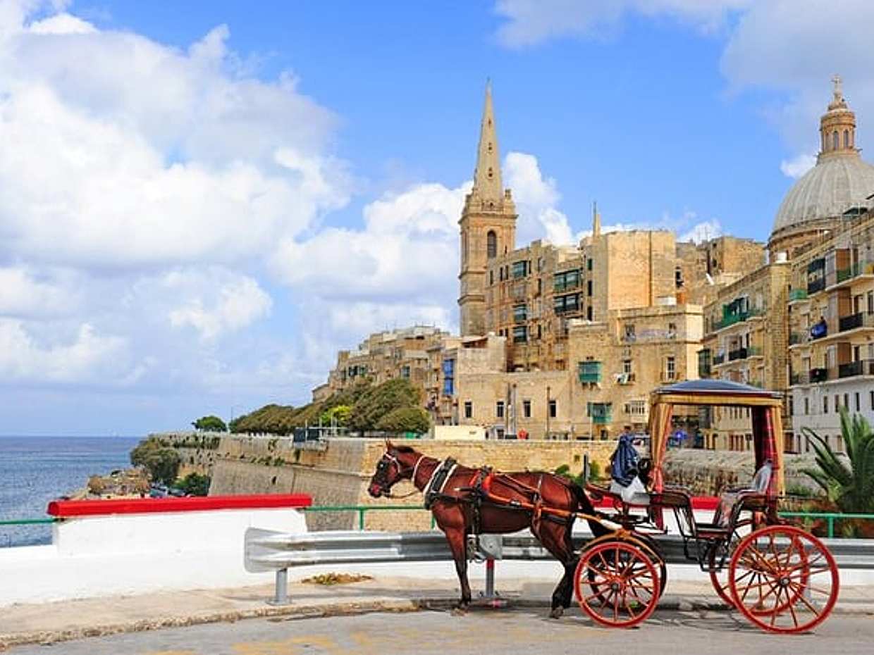Valletta Scavenger Hunt & Highlights Self-Guided Walking Tour