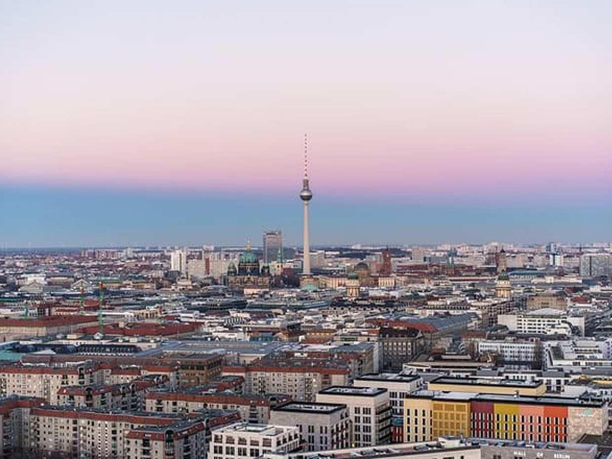 From Munich Airport to Berlin - Private Transfer - punctual & friendly Driver