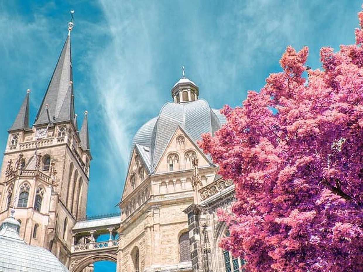 Prywatny transfer z Brugii do Frankfurtu, 2 godziny postoju w Akwizgranie w Belgii, photo 4