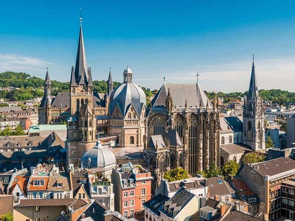 Aachen Scavenger Hunt & Highlights Self-Guided Walking Tour
