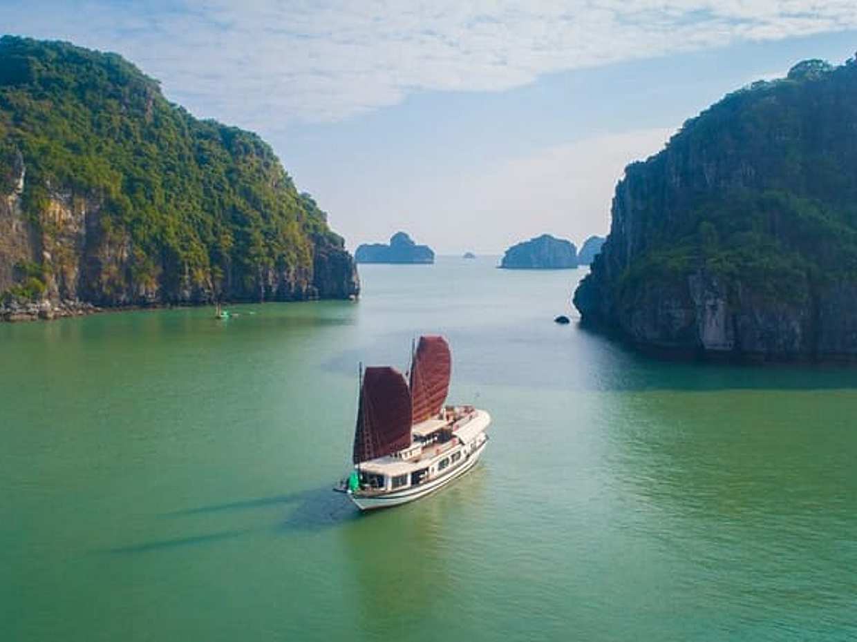 Private 2-Day Boutique Cruise in the Pristine of Bai Tu Long Bay, photo 2