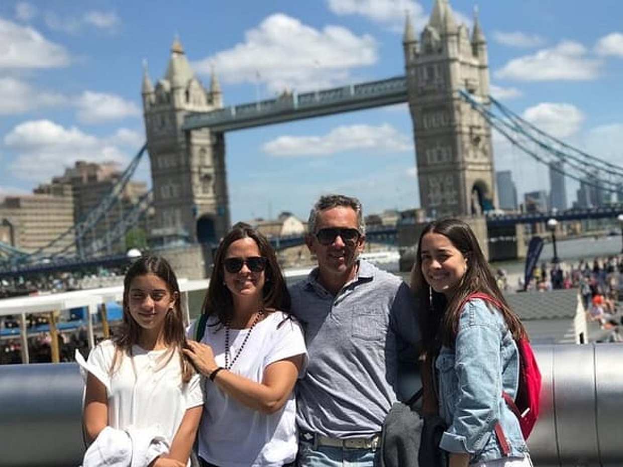 London Private Full-Day Tour: Tower of London Tickets & Pub Lunch in United Kingdom