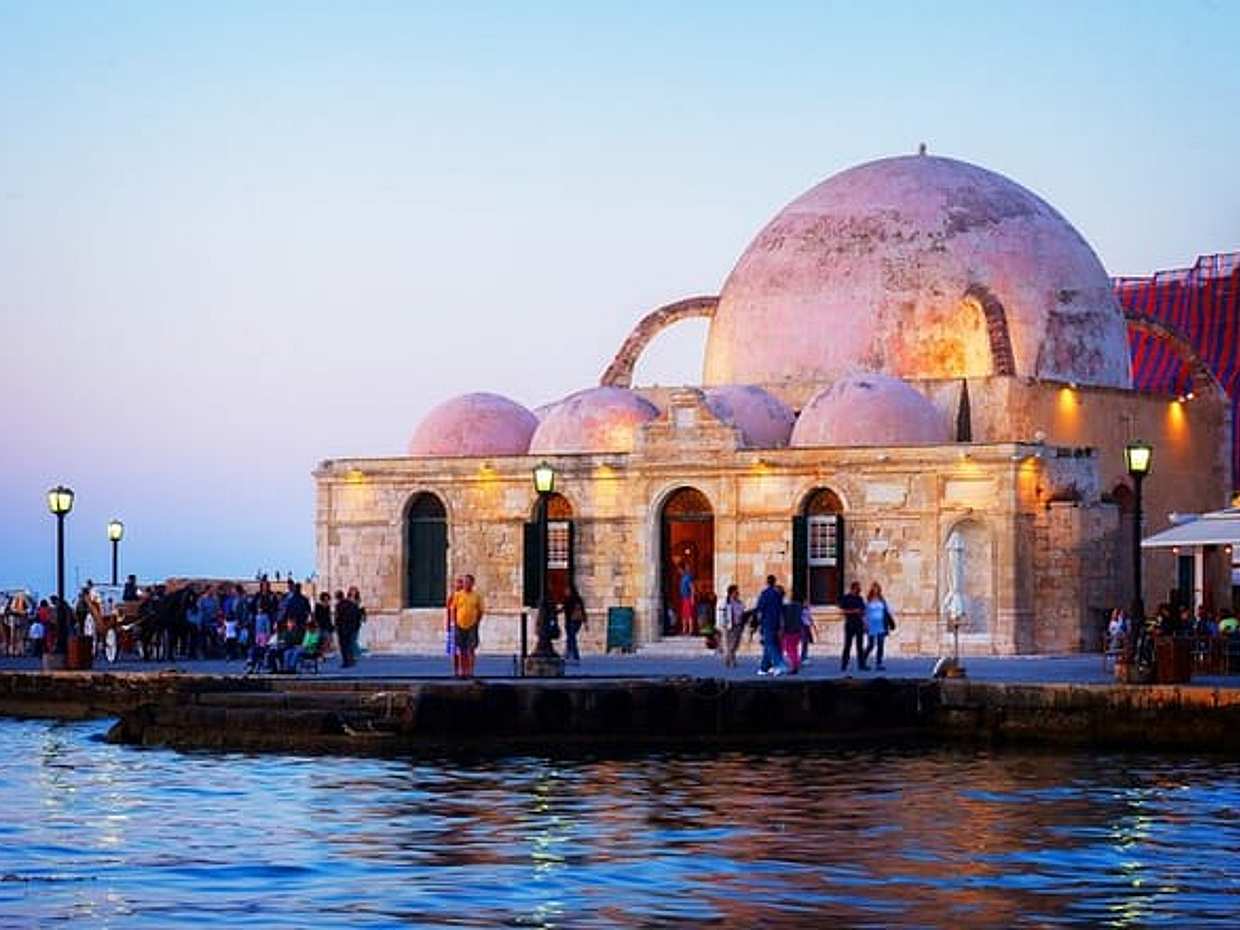 Chania Scavenger Hunt & Highlights Self-Guided Walking Tour in Greece