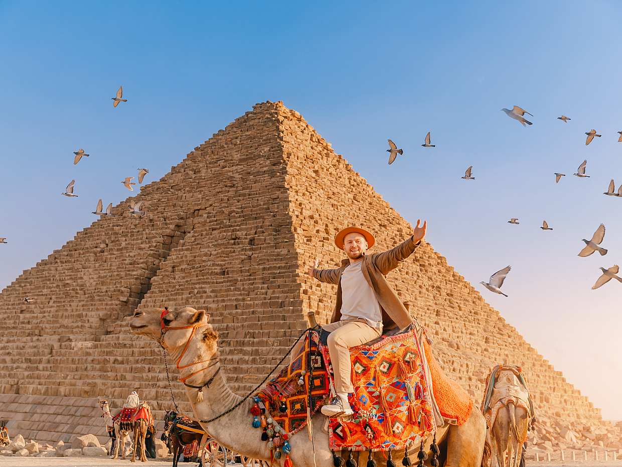 Full-day Tour to Giza Pyramids, Saqqara and Memphis with Lunch and Camel Ride in Cairo, Egypt