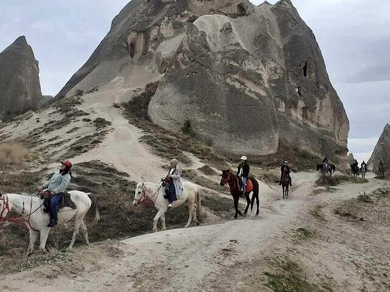 Cappadocia Sunset Horseback Riding Tour Through the Valleys (2 Hours) in Turkey, photo 3