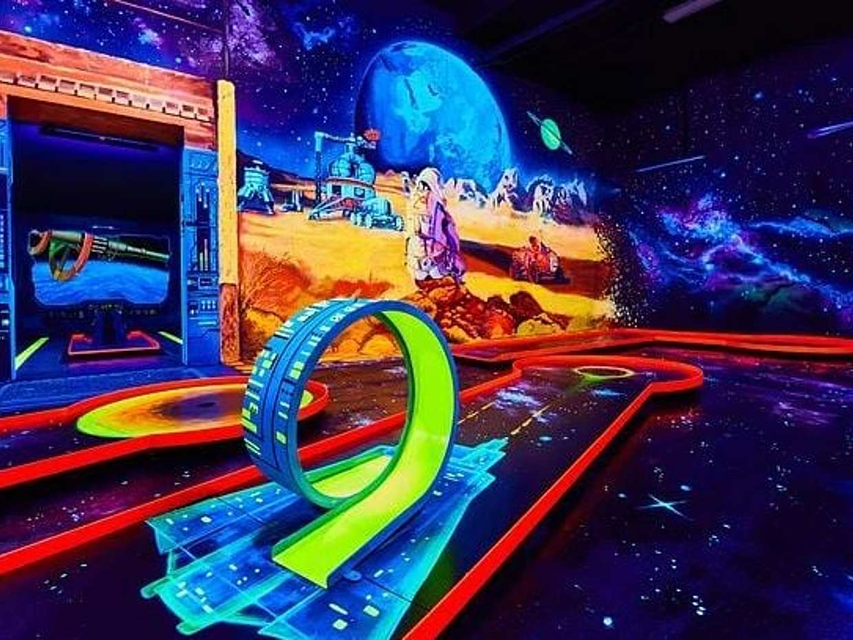 3D Blacklight Minigolf Dubaj, Zjednoczone Emiraty Arabskie