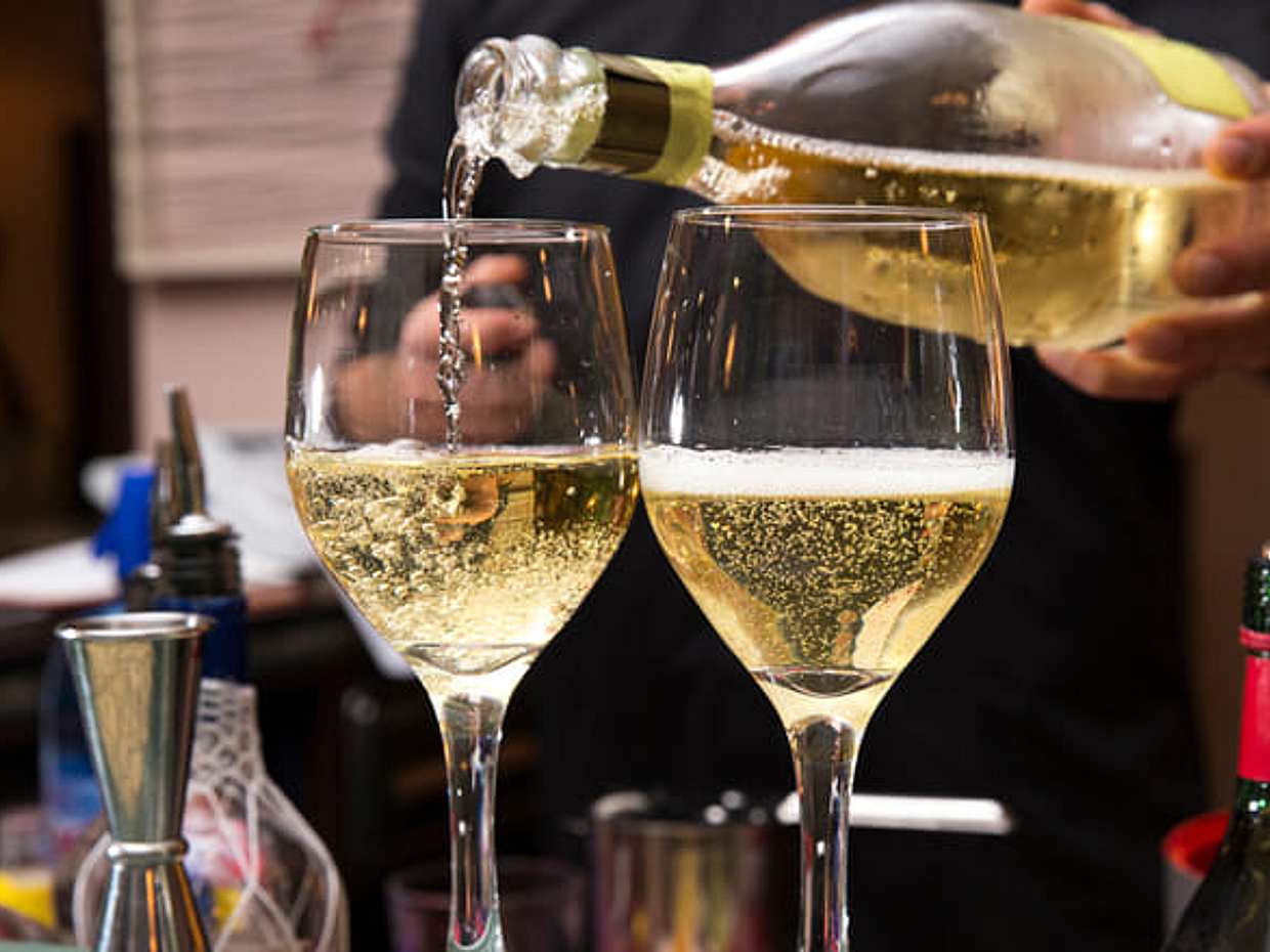 Franciacorta Wine Region & Lake Iseo Cruise From Milan: A Wine-fueled Escape With Tastings And Enchanting Landscapes, photo 4